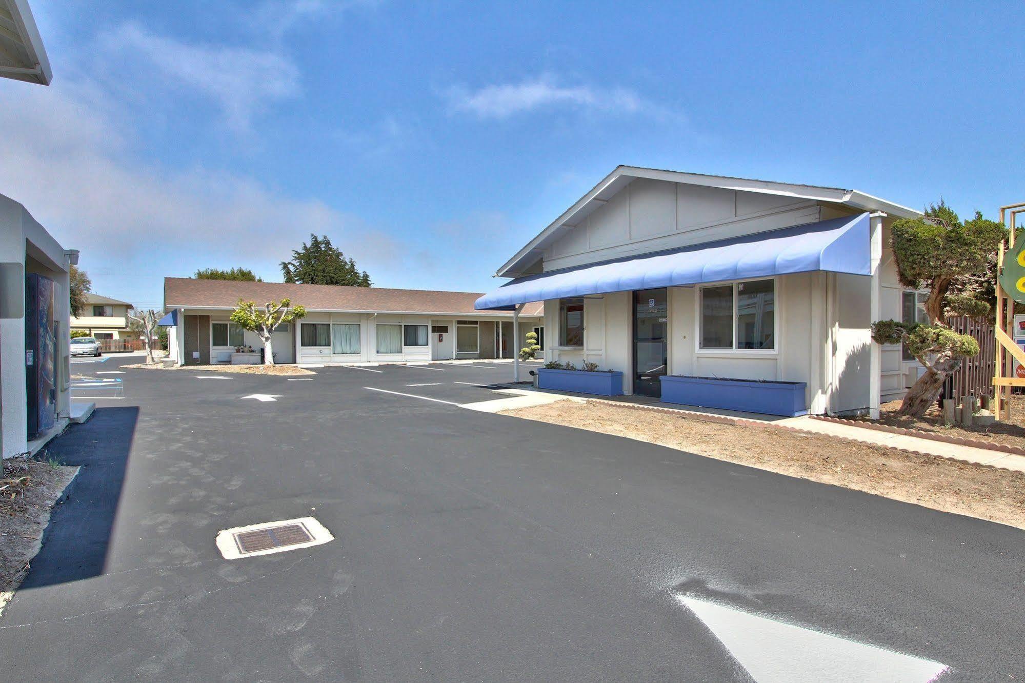Coastal Valley Inn - Monterey Кастровіл Екстер'єр фото